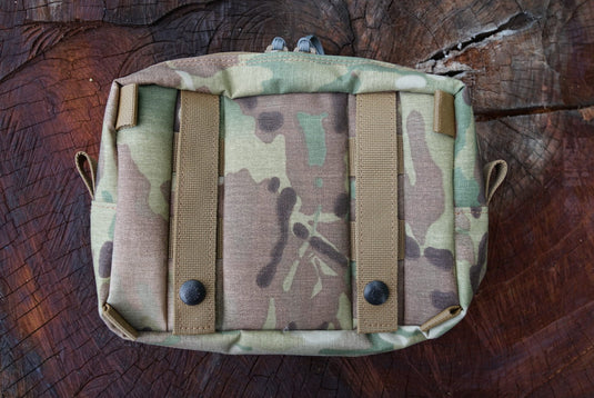 Saddle Hunting Zip Pouch On Display Back zside